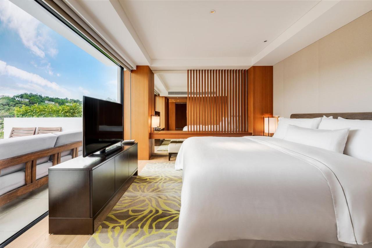 The Westin Tashee Resort, Taoyuan Daxi Buitenkant foto A bedroom at the hotel