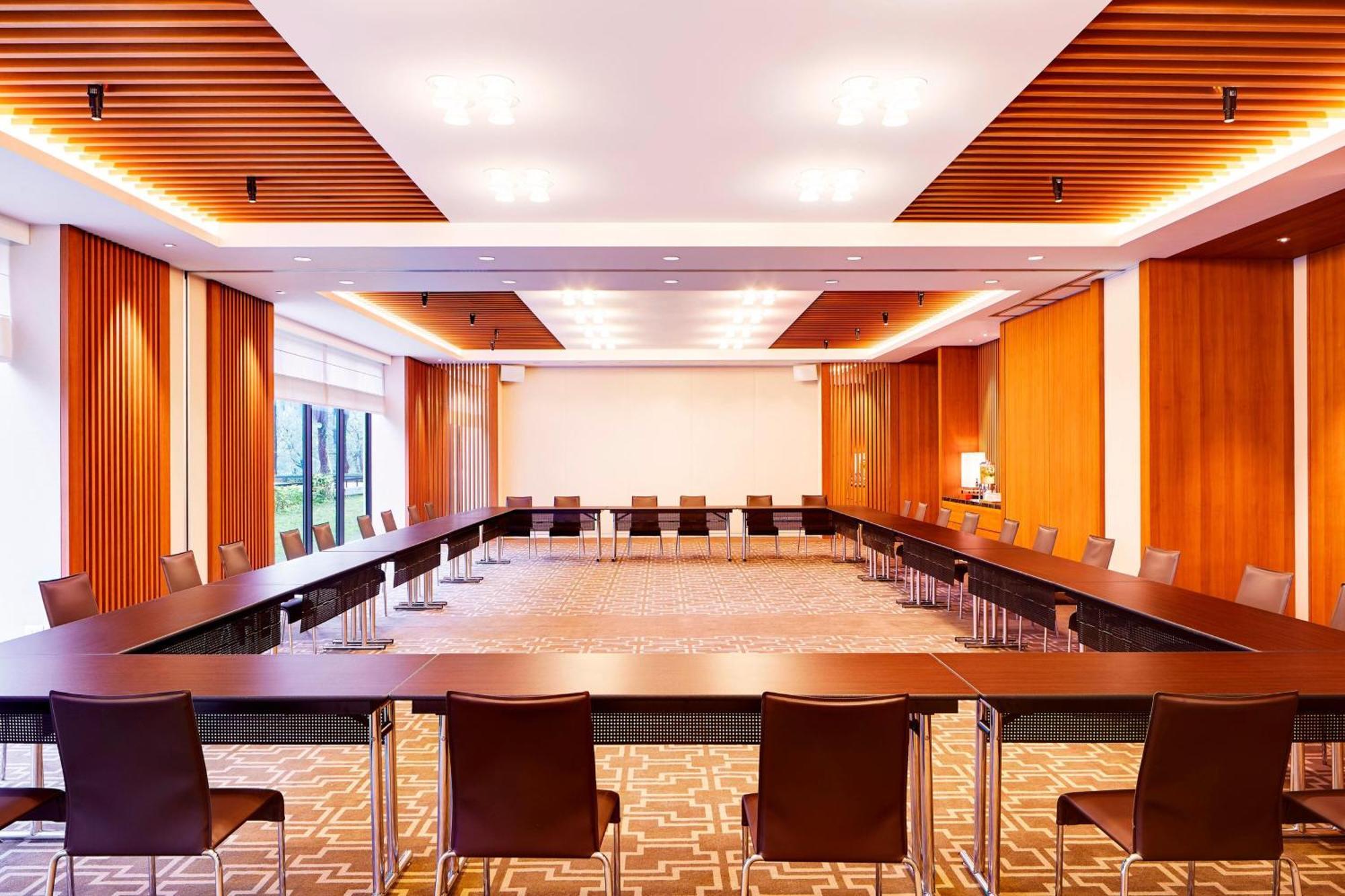The Westin Tashee Resort, Taoyuan Daxi Buitenkant foto A meeting room at the Swissôtel Grand in Geneva, Switzerland