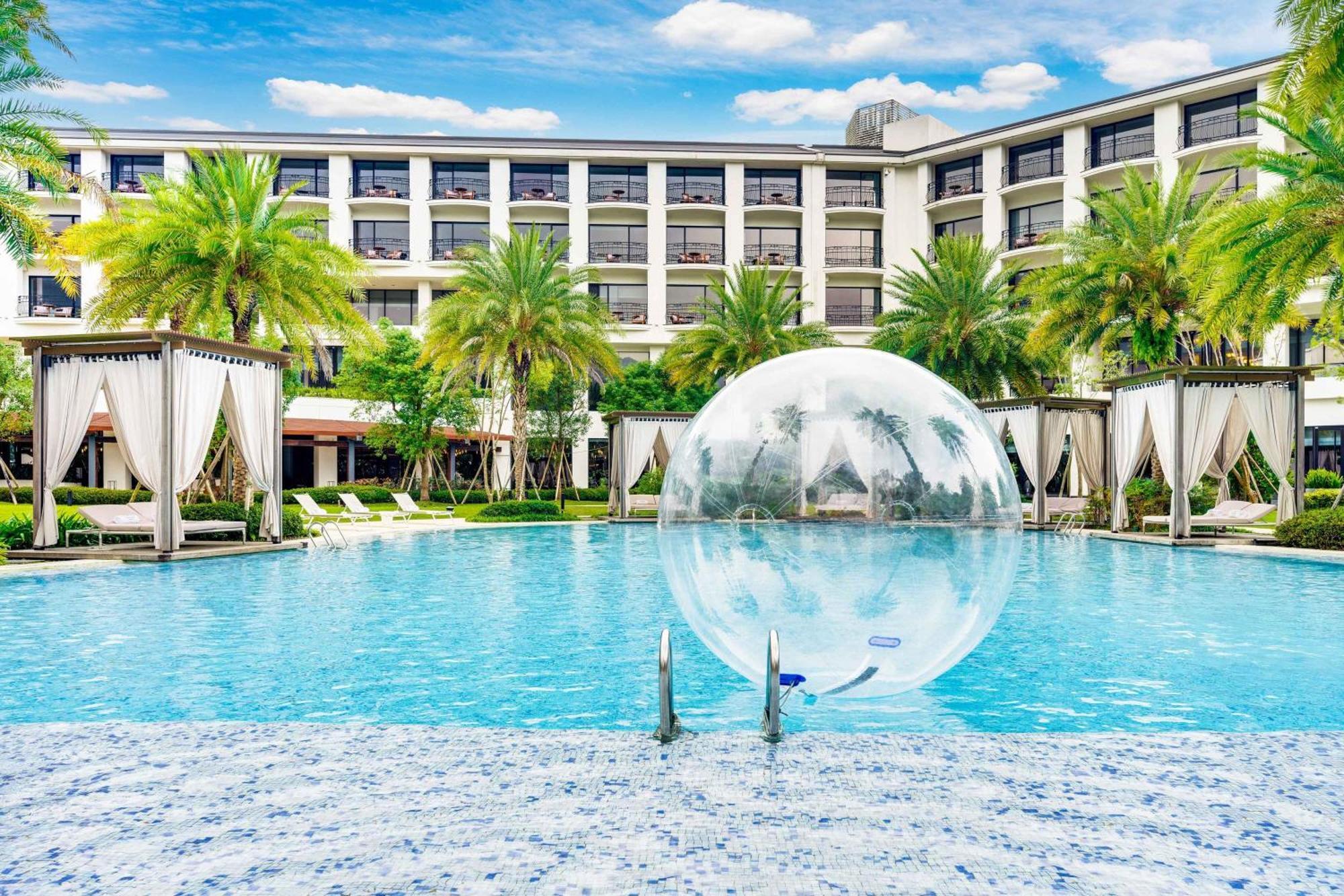 The Westin Tashee Resort, Taoyuan Daxi Buitenkant foto The pool at the hotel